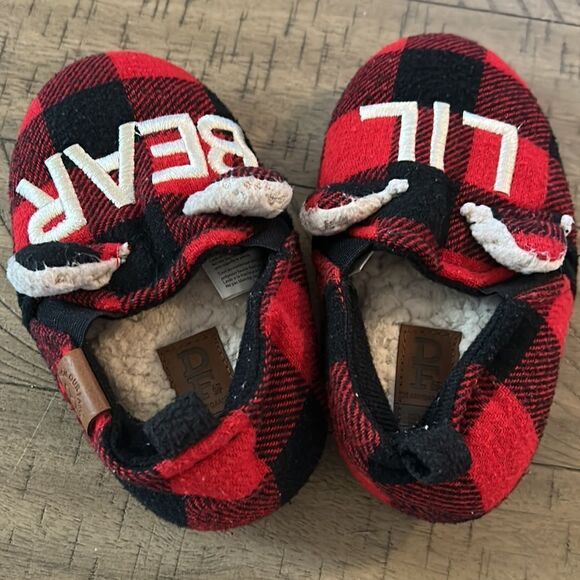 Lil Bear 🐻 Nonslip Warm Cozy DearFoam Slippers for your wee one ☝️ like new - Picture 6 of 16